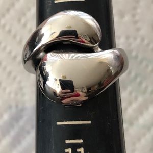 Stainless steel large bypass ring.